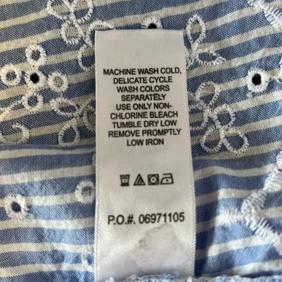 Woman Within Blue/WhiteTunic Blouse Eyelet Embroidered V-neck Pleated NWOT - Picture 8 of 9